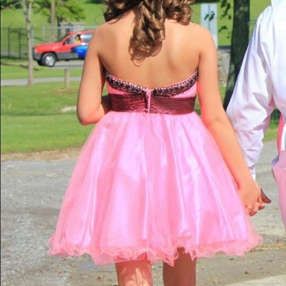 Formal dress - Picture 3 of 3