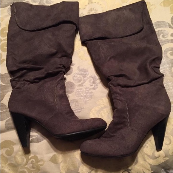 Suede boots! So cute on!