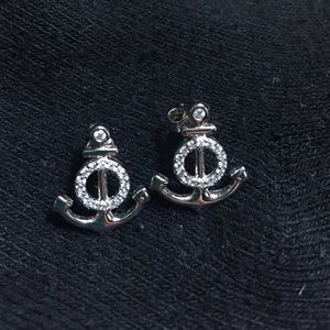 Anchor earings