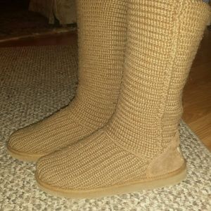 Knit Uggs, Tall, beige, Size 6, good condition