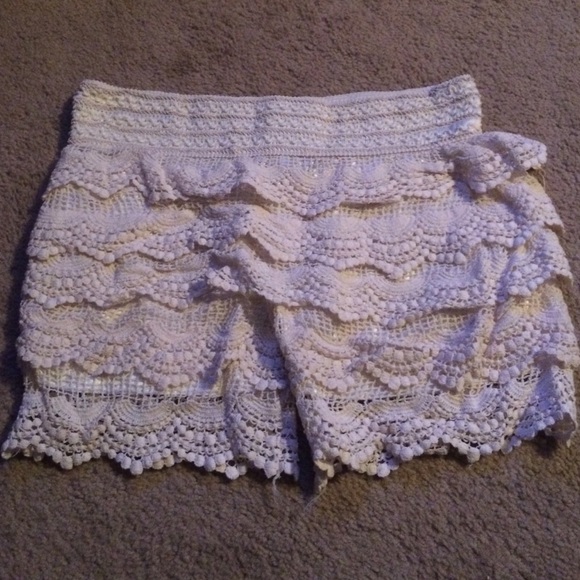 Body Central Pants - Ruffle shorts