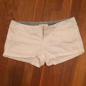 American Eagle white shorts