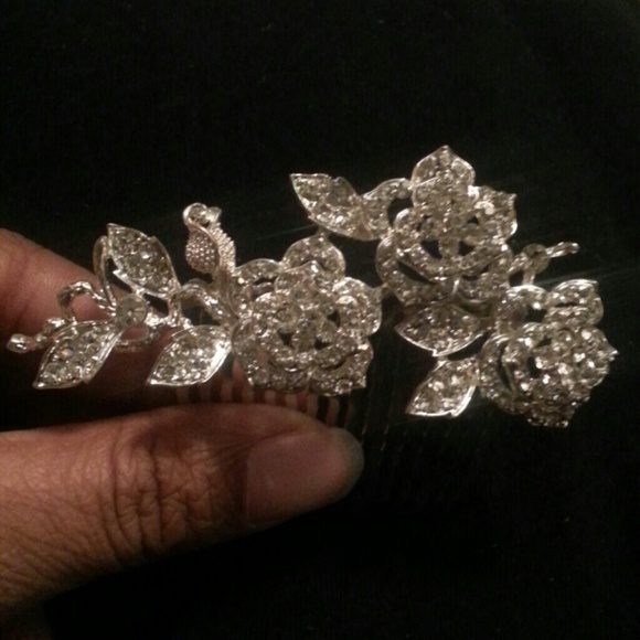 Jewelry - 2 Rhinestone wedding hair combs
