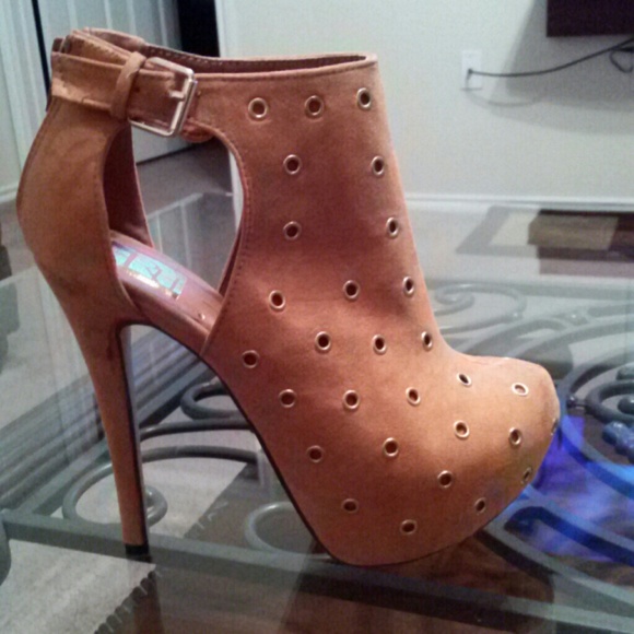 Cognac bootie 5 1/2 inch heels