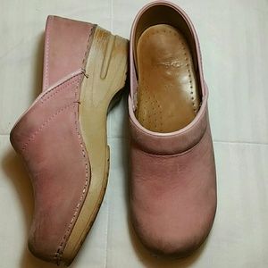 Dansko baby pink clogs
