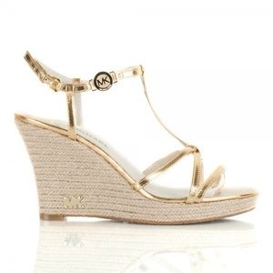 BRAND NEW Michael Kors Gold T-strap Sandal Wedges
