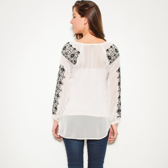White chiffon top with embroidery - Picture 3 of 4