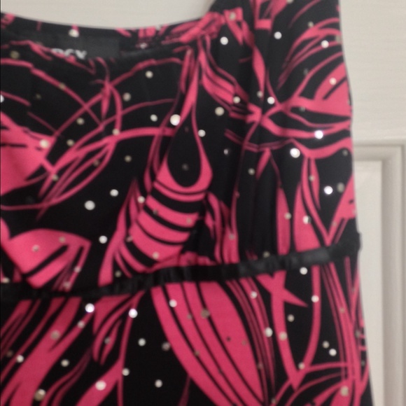 Top - Picture 2 of 3