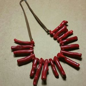 Red shell necklace