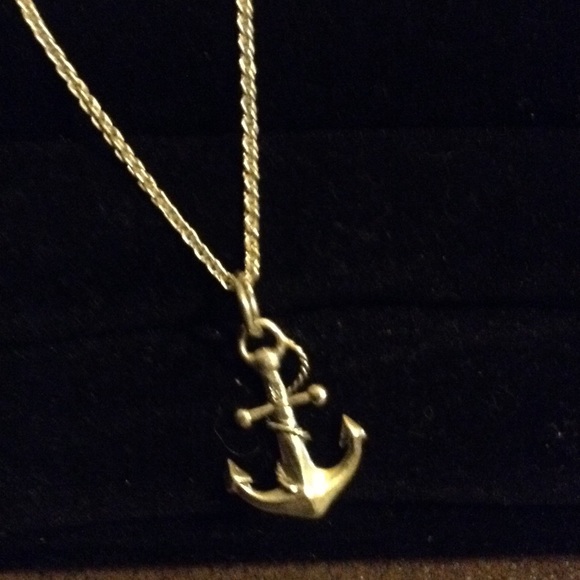 Silver anchor necklace