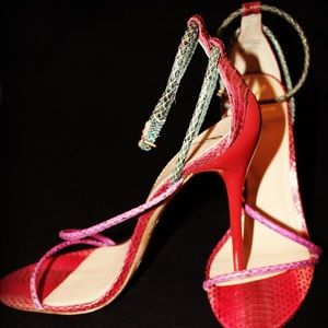 🎉LIMITED TIME SALE🎉 B Atwood Strappy Sandal