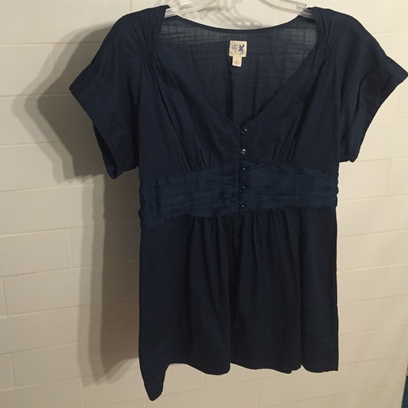 teal blouse