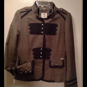 Jacket with lapel