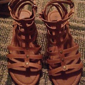 Tan strappy sandals!