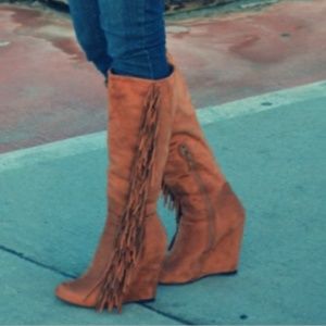 Suede Brown Boots 👢