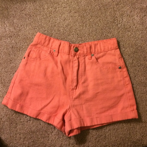 HIGH WAISTED SHORTS - Picture 1 of 1