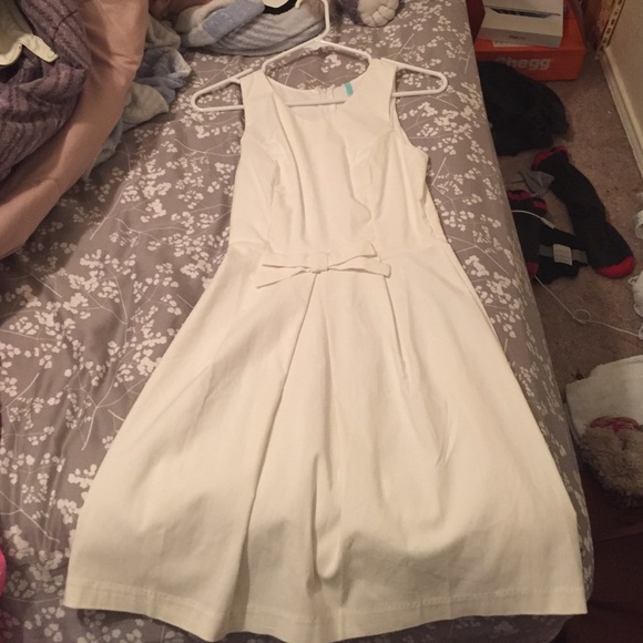 Lulu's white dress