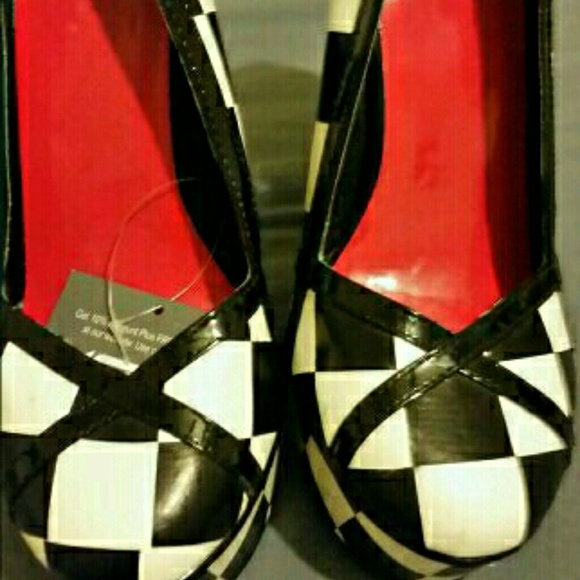 SALE Cute Size 6 Chunk Wedges - Picture 2 of 2