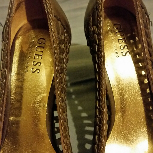 Size 6 Guess Brown Pumps - Picture 3 of 3