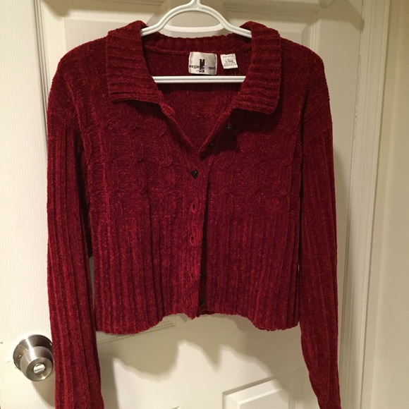 ⭐️Button down sweater - Picture 2 of 3
