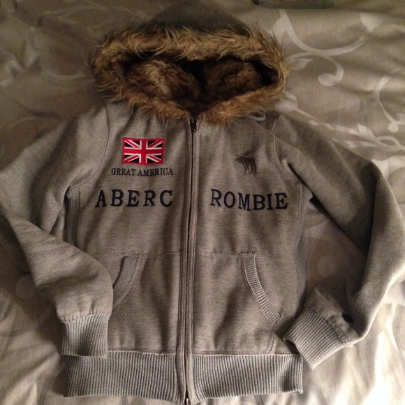 ***LAST WEEK** Abecrombie faux fur hoodie