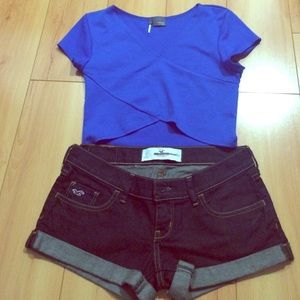 Blue v-neck cropped top