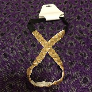 ‼️SOLD‼️Gold beaded hair/head band w/white band