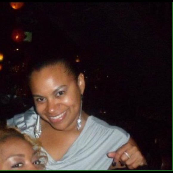 Sleeveless Top With Ruffles - Picture 3 of 3