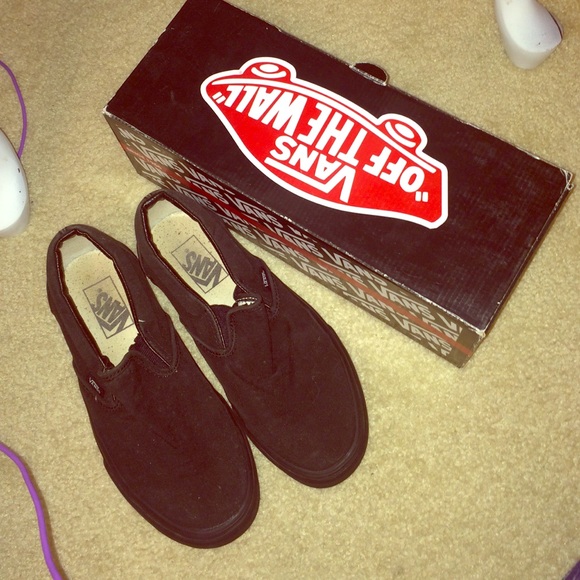 Classic black VANS Slip-ons