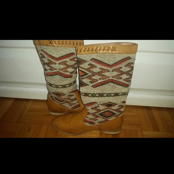 Aztec Boots - Picture 2 of 4
