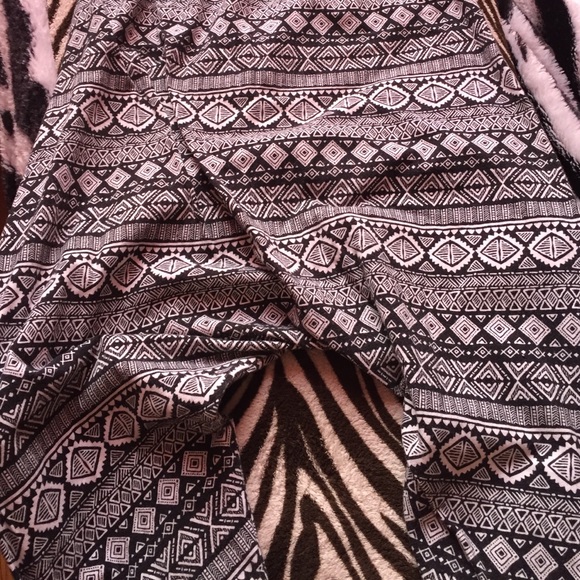 Forever 21 leggings - Picture 3 of 4