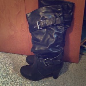 Black heel boots