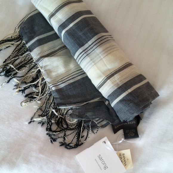 Banana Republic Sarong NWT