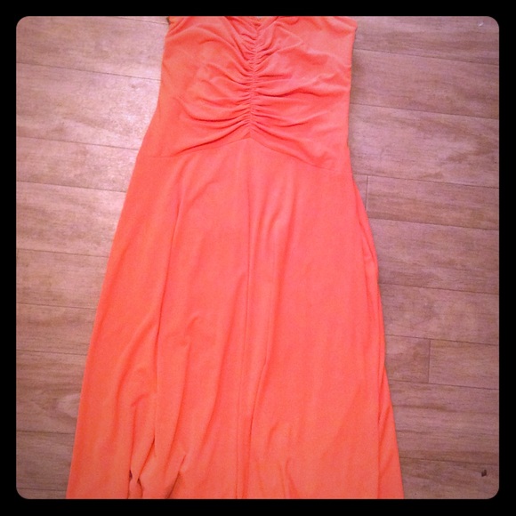 Cute orange strapless dress size 8