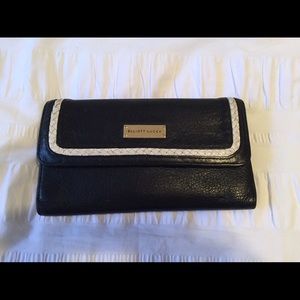 Elliot Lucca trifold wallet