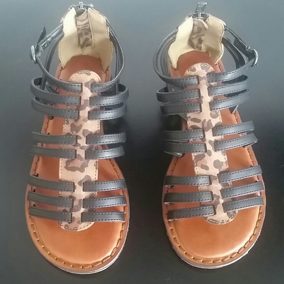 American Eagle leopard flat gladiator sandals