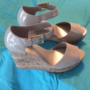 ☀️Super cute wedges! ☀️