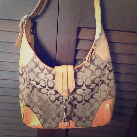 Authentic coach shoulder bag