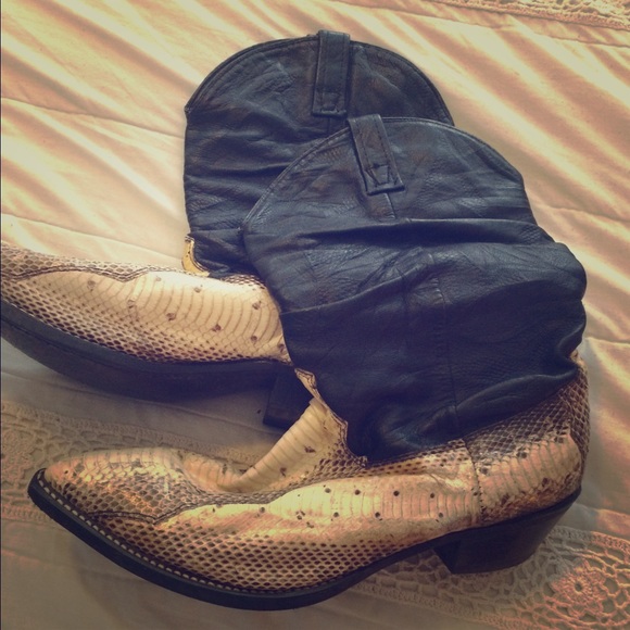 Men snake skin boots