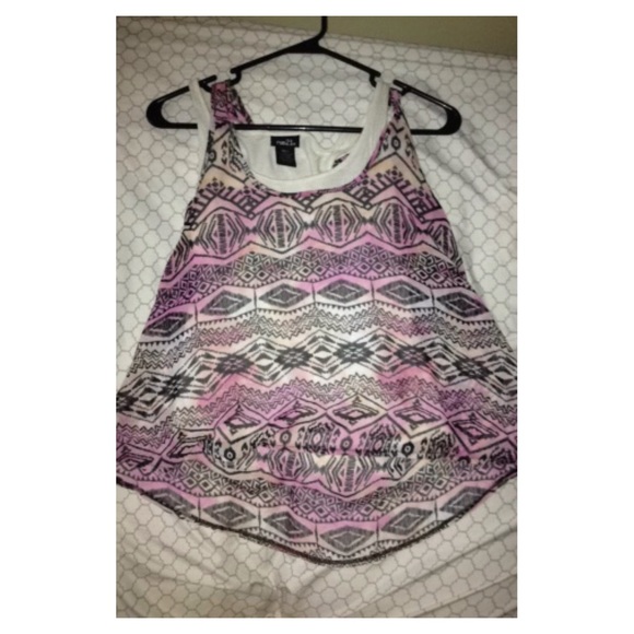 Tribal High-Low Crop Top - Picture 1 of 3