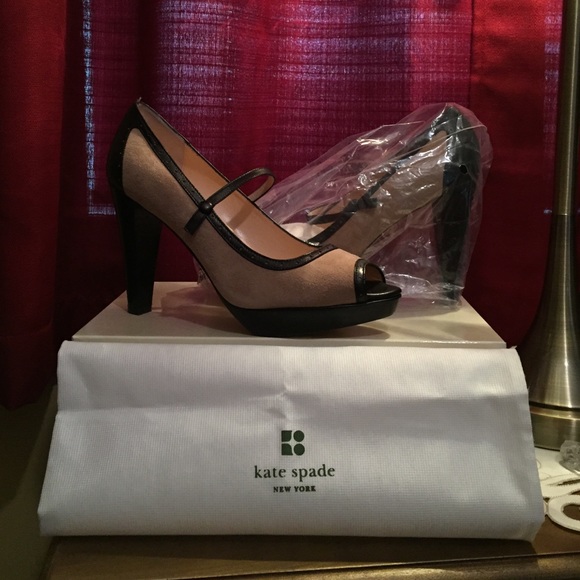 NWOT kate spade "Goldie" platform suede heel
