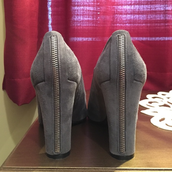 SOLD! Stuart Weitzman grey suede peep toe heel - Picture 2 of 4
