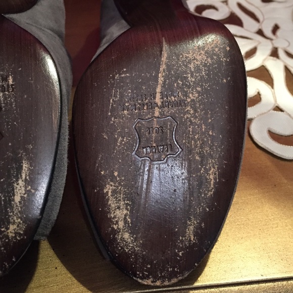 SOLD! Stuart Weitzman grey suede peep toe heel - Picture 4 of 4