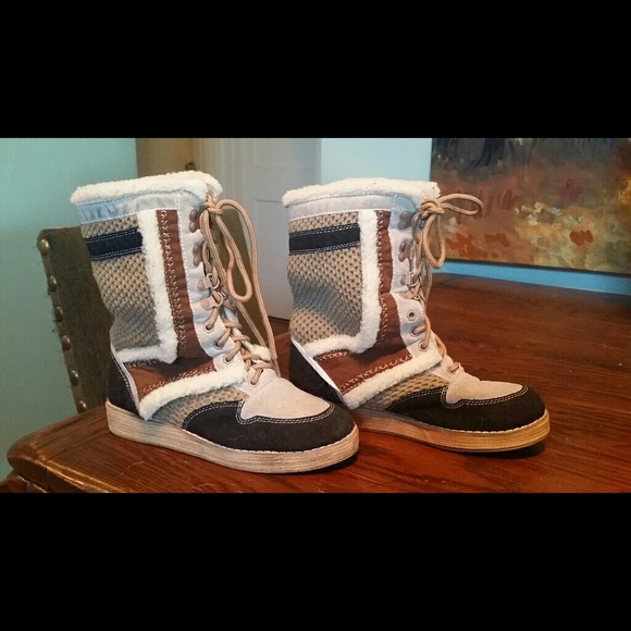 #SOLD#Shaizy ugg style boots