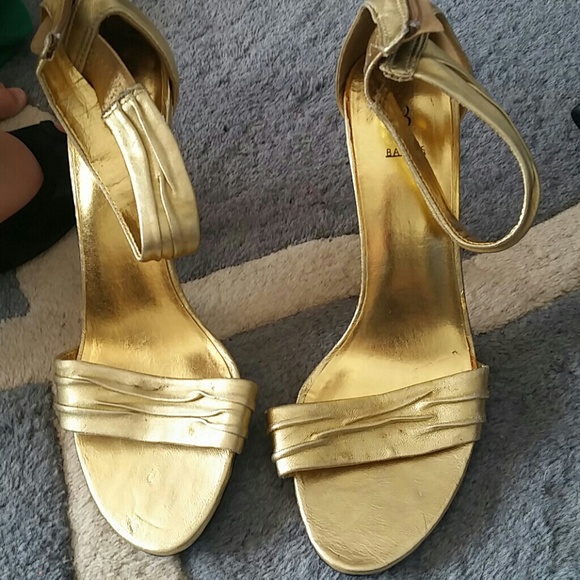Gold heels - Picture 1 of 2