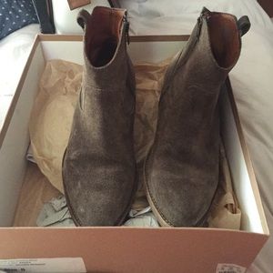 Made well golden spinach boots. Size 8.