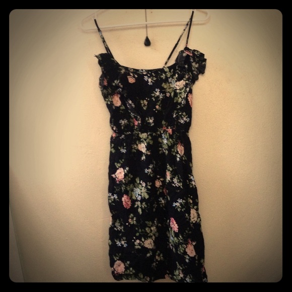 Floral dress!! I'll take any reasonable price - Picture 1 of 2