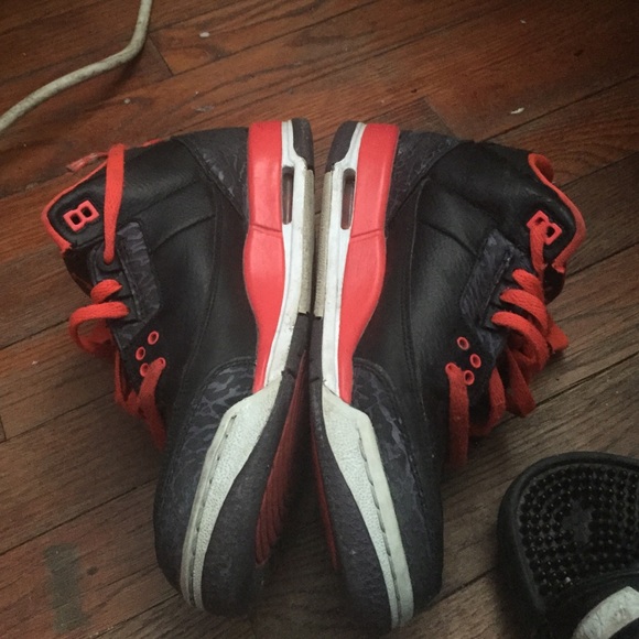 Jordan 3s - Picture 3 of 4