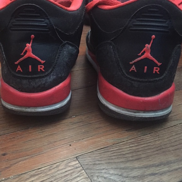 Jordan 3s - Picture 4 of 4
