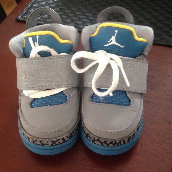 Air Jordan size 6
